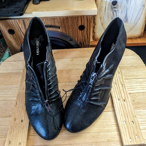 Jasmine Amity Black Booties    Sz 9W - Picture 10 of 16